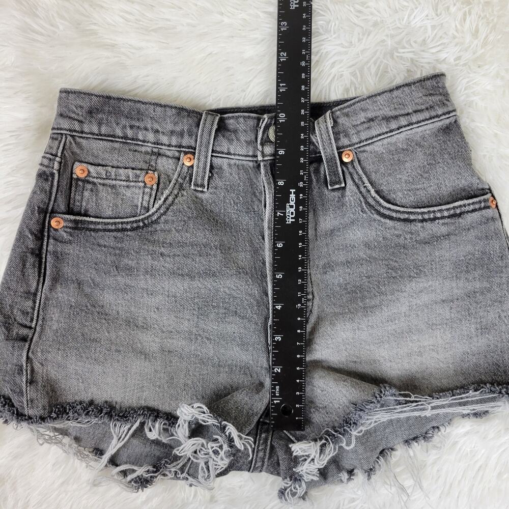 Levis 501 Original‎ High Rise Grey Denim Cut Off Shorts Size W25 Button Fly - Picture 4 of 8